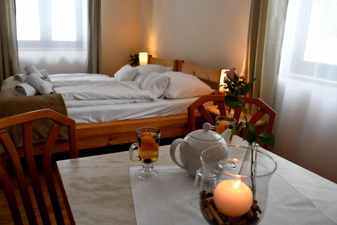 Gosciniec Pod Lubomirem Bed & Breakfast Weglowka  Exterior photo
