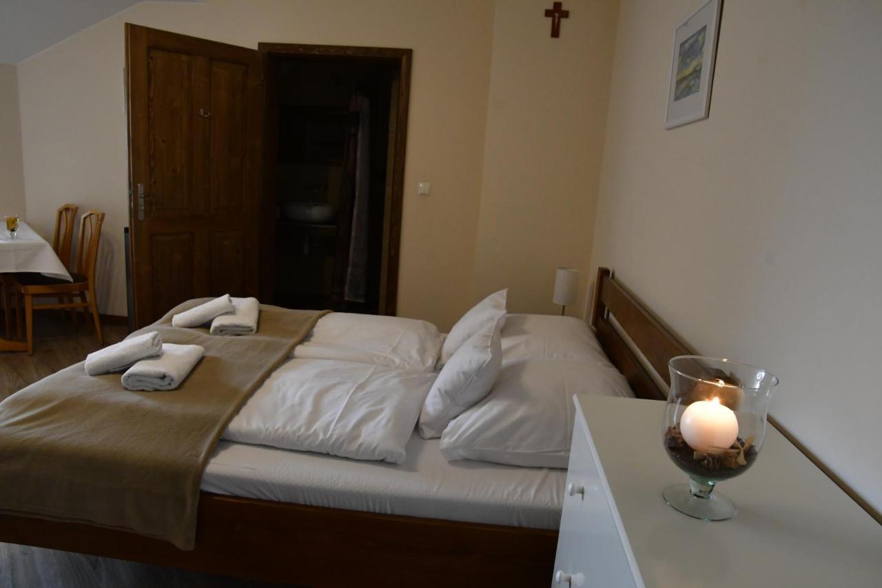 Gosciniec Pod Lubomirem Bed & Breakfast Weglowka  Exterior photo