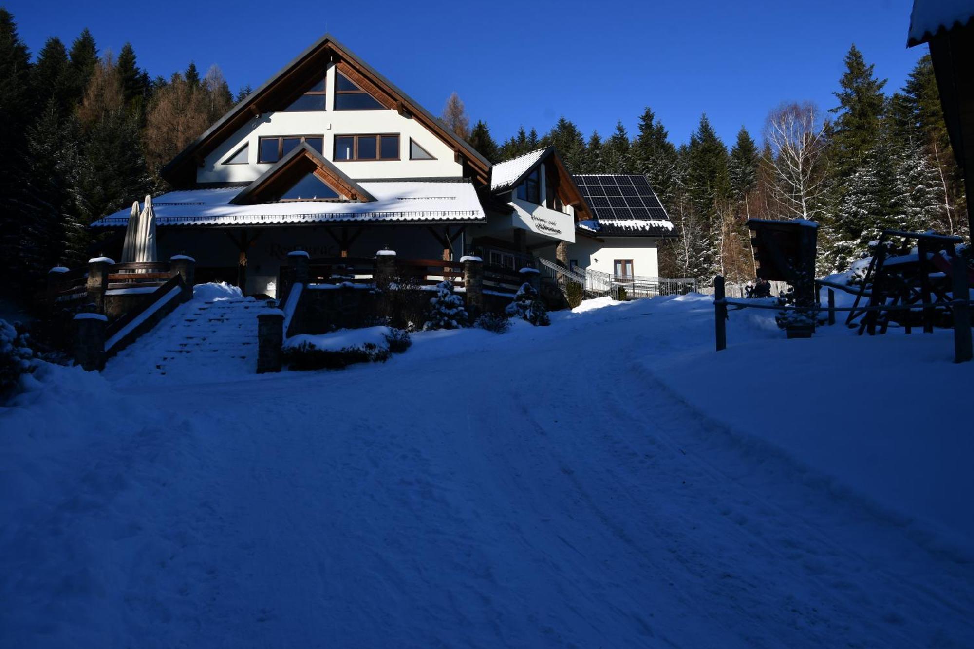 Gosciniec Pod Lubomirem Bed & Breakfast Weglowka  Exterior photo