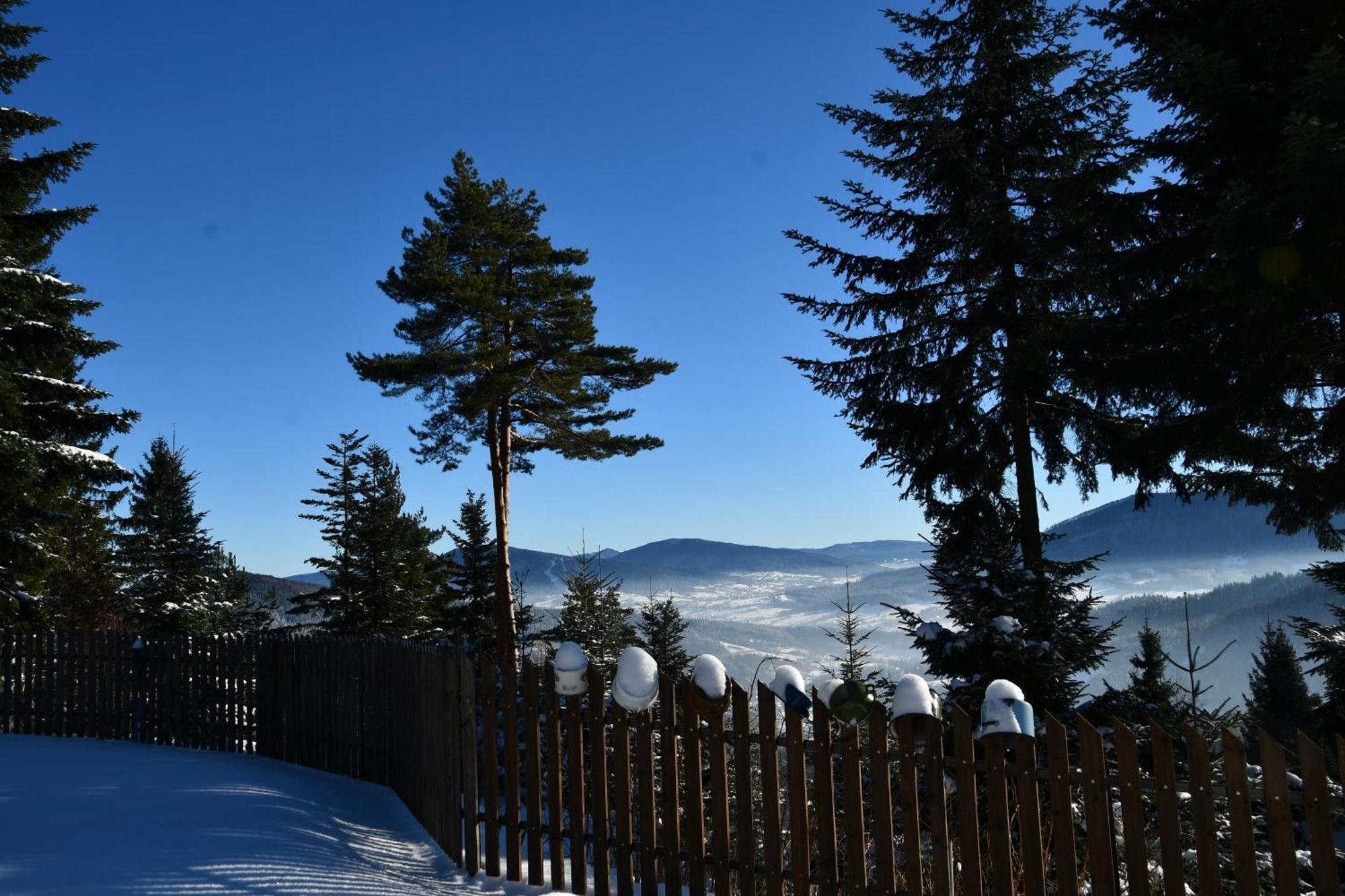 Gosciniec Pod Lubomirem Bed & Breakfast Weglowka  Exterior photo