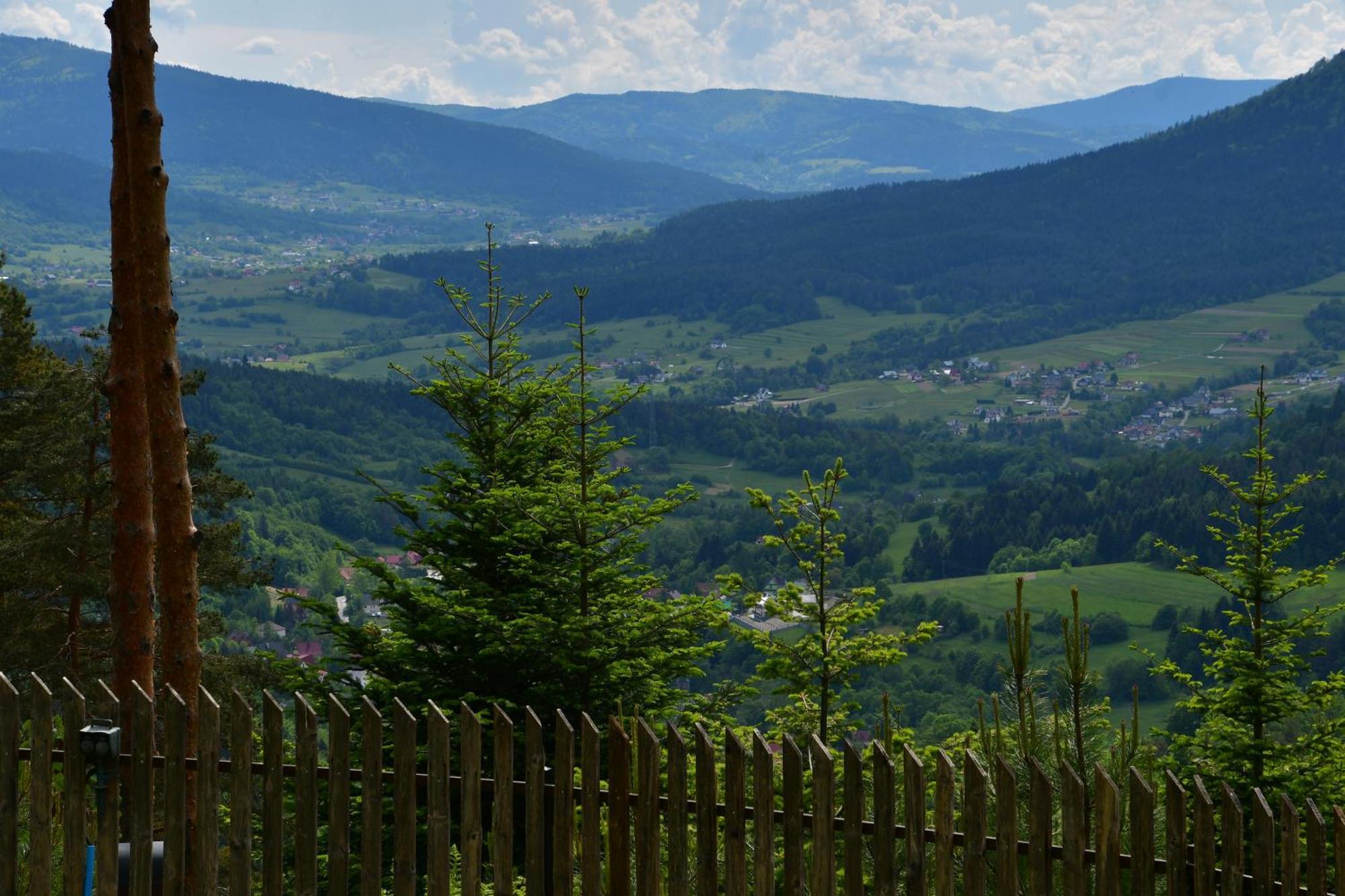 Gosciniec Pod Lubomirem Bed & Breakfast Weglowka  Exterior photo